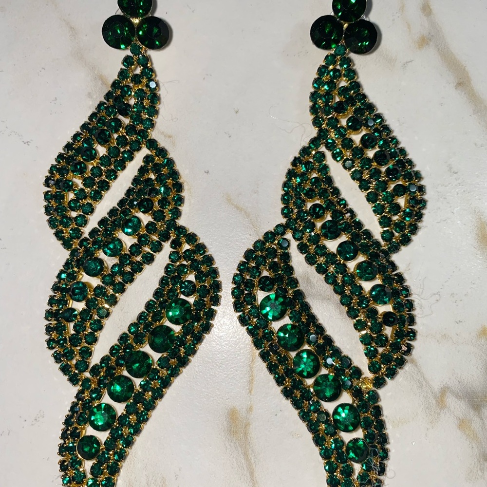 Emerald green rhinestone dangle earrings